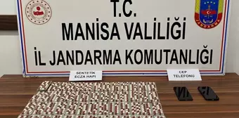 Manisa'da Otomobilde 1787 Sentetik Hap Ele Geçirildi, İki Şüpheli Tutuklandı