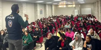 Adıyaman'da Öğrencilere Siber Güvenlik Semineri Verildi