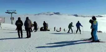 Erciyes Kayak Merkezi'nde Hafta Sonu Ziyaretçi Yoğunluğu