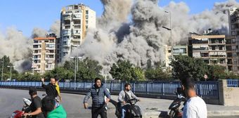 İsrail saldırısı sonucu Beyrut'ta 10 katlı bina saniyeler içinde çöktü