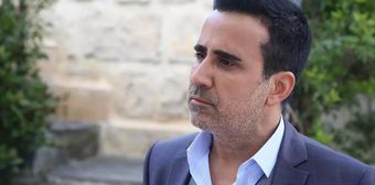 Emrah, sır gibi sakladığı oğlunu sahneye çıkardı