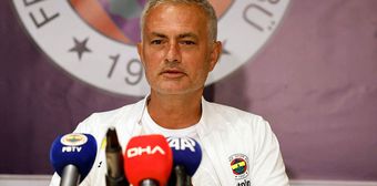 Jose Mourinho yorumcularla resmen dalga geçti