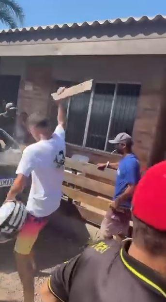 Küçük kızı kaçıran adamı linç ederek öldürdüler