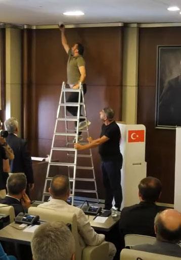 Beyoğlu Belediyesi'nde başkan vekili CHP'nin adayı Sefer Karaahmetoğlu oldu