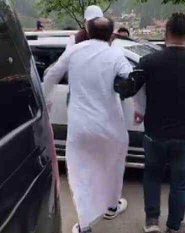 Arap turistler Uzungöl'de birbirine girdi! Vatandaşlar güçlükle ayırdı