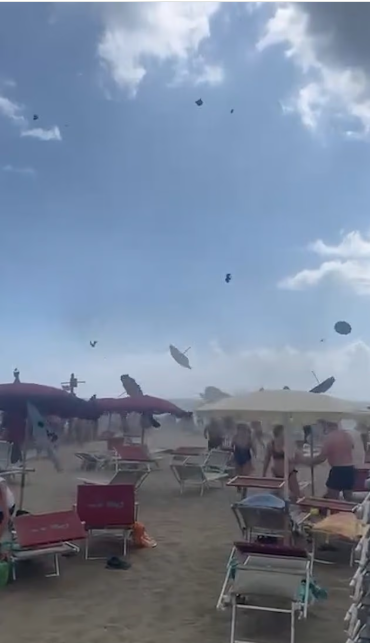 Hortum, plajı savaş alanına çevirdi: Turist canını zor kurtardı