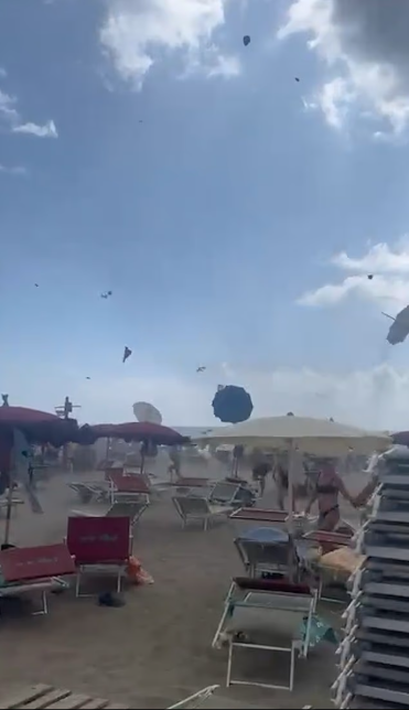 Hortum, plajı savaş alanına çevirdi: Turist canını zor kurtardı