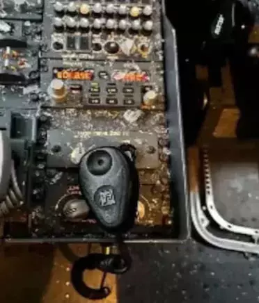 Yolcu uçağına meteor çarptı, pilot kanlar içinde kaldı