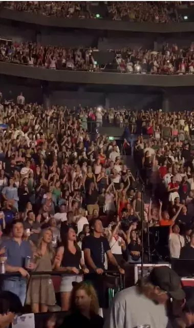 Romantik akşam yemeğinin ardından Trudeau, Katy Perry'nin konserine katıldı