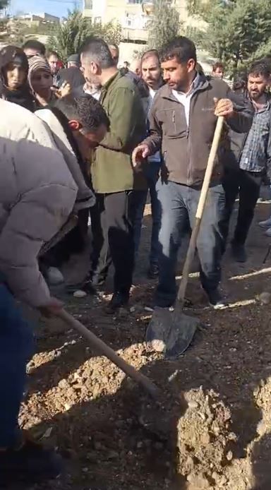 Siirt'te, ses geldiği iddiası üzerine dün gömülen kişinin mezarı açıldı