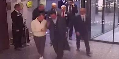 Korumalar yine iş başında! İşte İmamoğlu'nun sır görüşmesinden yeni görüntüler