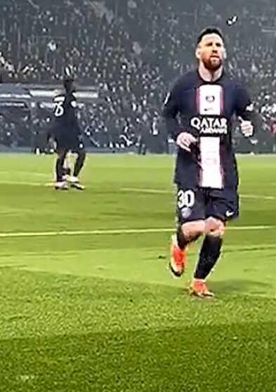 Bu hikaye burada biter! Messi, maçı bırakıp kendisine yapılanları izledi