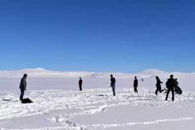 Donan Gölde Futbol Keyfi