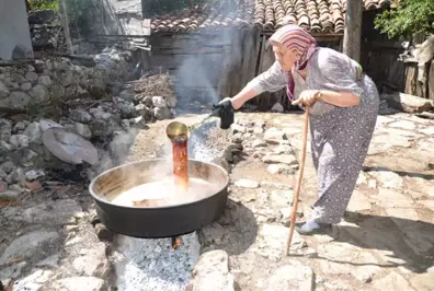 Bu Pekmezin Lezzeti Toprağından Geliyor