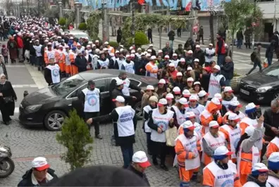 Avcılar'da Ücretlerini Alamayan Temizlik İşçileri İş Bırakınca Sokaklarda Çöp Yığınları Oluştu