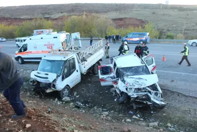 Adıyaman'da Korkunç Kaza: 2 Ölü, 5 Yaralı