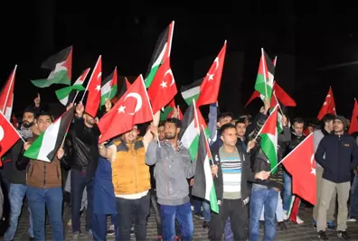 Ayasofya Meydanı'nda Binlerce İstanbullu İsrail'i Protesto Etti