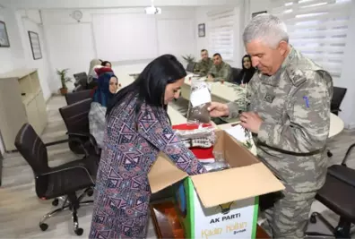 Şırnaklı Kadınlar Mehmetçik İçin Atkı, Bere ve Eldiven Ördü