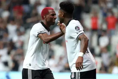 Beşiktaş'ın Hollandalı Oyuncusu Jeremain Lens, Genk Maçında Sakatlandı