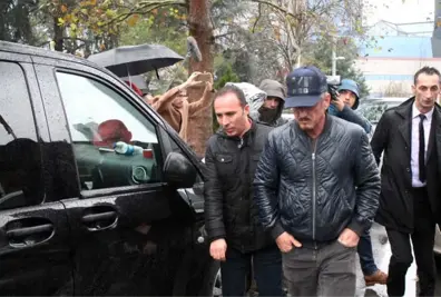 Ünlü Oyuncu Sean Penn, Kaşıkçı Belgeseli Çekmek İçin İstanbul'a Geldi