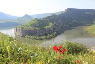 Rumkale'de Turist Hareketliliği Başladı