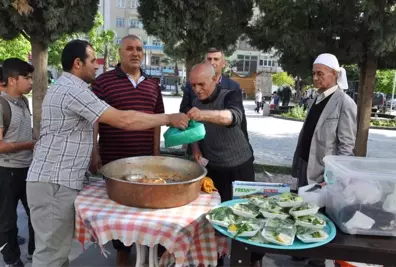 35 Yıllık Çiğ Köfte Ustasının Ramazan Mesaisi