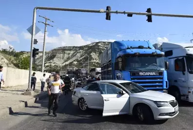 Burdur' da zincirleme trafik kazası: 5 yaralı