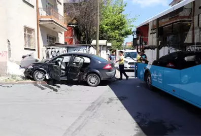 Sınava Yetişmek İsterken Kaza Yaptılar, 4 Yaralı