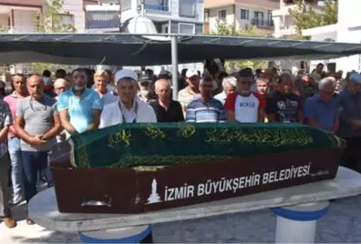 İzmir Tiyatro ve Seslendirme Sanatçısı Oytun Şanal, Son Yolculuğuna Uğurlandı