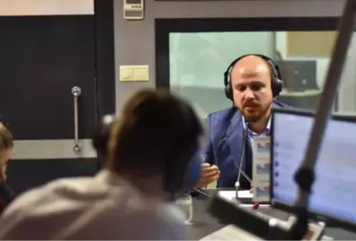 Bilal Erdoğan'ın Katıldığı Radyo Programı, Seslendirdiği İtalyanca Şarkıyla Başladı