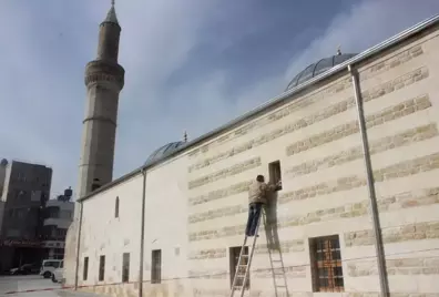 Roketlerin Hedefi Olan Cami İbadete Açılıyor