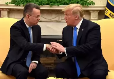 Trump, Pastör Brunson'ı Beyaz Saray'da Ağırladı