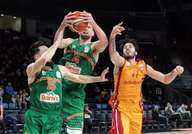 Galatasaray'a Bir Darbe de Banvit'ten