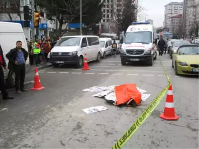 Kadıköy'de Feci Ölüm! Hafriyat Kamyonunun Çarptığı Kadın Hayatını Kaybetti