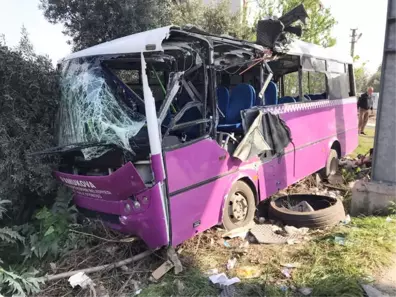 Sakarya'da Özel Halk Otobüsü Üst Geçidin Ayağına Çarptı: 16 Yaralı