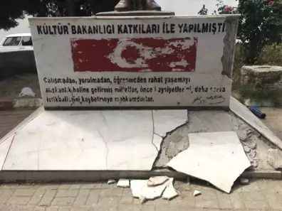 Atatürk büstünün bakımsız hali tepki çekti