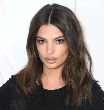 Ünlü Model Emily Ratajkowski, Giydiği Kıyafetle Hamile Olduğu Dedikodularına Noktayı Koydu