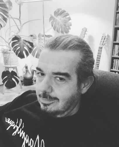 Tolga Akyıldız kimdir, öldü mü, neden öldü, hastalığı neydi? Gazeteci ve Müzik yazarı Tolga Akyıldız kaç yaşında vefat etti?