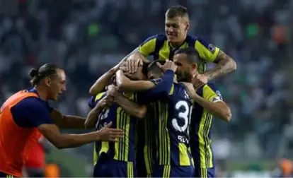 Fenerbahçe'nin Slovak Oyuncusu Martin Skrtel, Konyaspor Maçında Gösterdiği Performansla Takdir Topladı