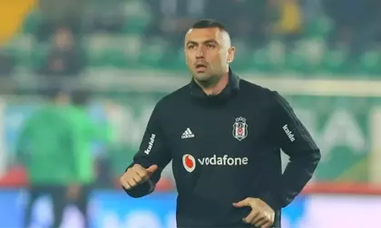 Burak Yılmaz, 4 Bin 47 Gün Sonra Beşiktaş Formasıyla Sahaya Çıktı