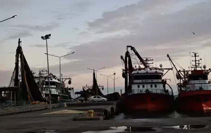 Sinop Limanı'na Fırtına Öncesi Balıkçı Akını