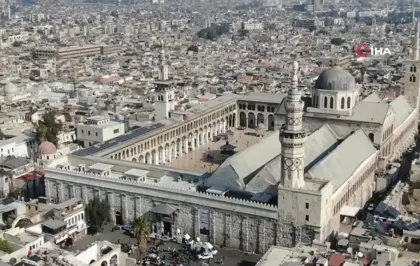 Emevi Camii'nde Restorasyon Öncesi Son Cuma Namazı ve PKK Protestosu