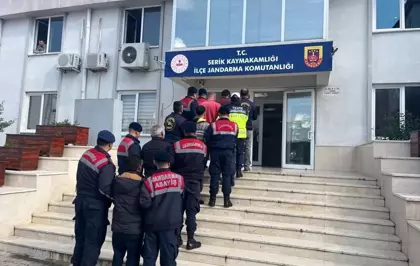 Antalya'da 14 Gözaltı, 11 Kişi Tutuklandı