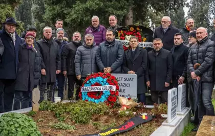 Trabzonspor'un Efsane Teknik Direktörü Ahmet Suat Özyazıcı Anıldı