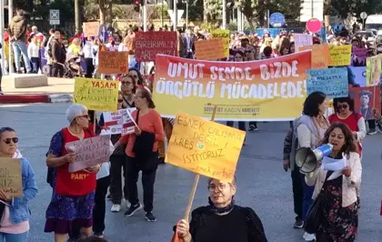 Antalya'da Kadına Yönelik Şiddete Dikkat Çeken Yürüyüş