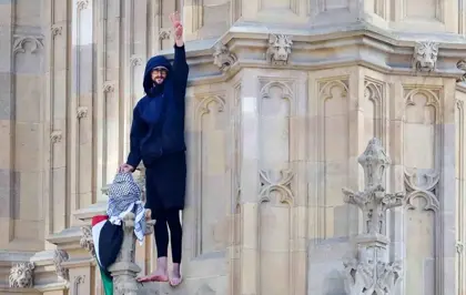 Big Ben Kulesi'ne Filistin Bayrağı ile Tırmanan Şahıs 16 Saat Sonra Tutuklandı