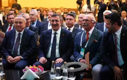 Cumhurbaşkanı Yardımcısı Yılmaz: ''Cari açığımızın büyük bir bölümünün enerjiden kaynaklandığını görüyoruz''