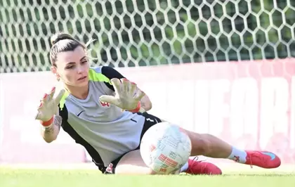 FOMGET Kadın Futbol Takımı, Şampiyonlar Ligi'nde Final Hazırlıklarını Tamamladı