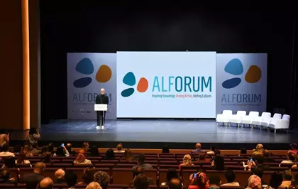Tiran'da Avrupa-Akdeniz Diyaloğu Üzerine Forum Devam Ediyor