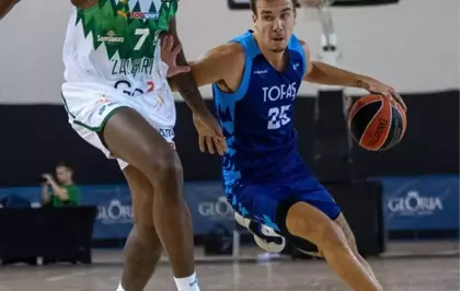 Gloria Kupası'nda TOFAŞ ve Bahçeşehir Koleji Galip Geldi